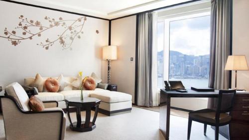 Tsim Sha Tsui Hotel | The Peninsula Hong Kong