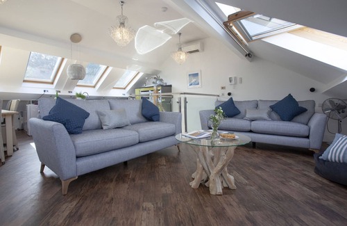 Torcross Apartment | The Penthouse, 15 At The Beach -An apartment that sleeps 6 guests in 3 bedrooms