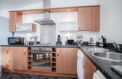 Llanelli Apartment | The Penthouse - 3 Bedroom Apartment - Llanelli