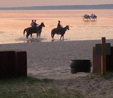 Sylvan Beach House | " The Penthouse" Historic Oneida Lakefront Condo 5