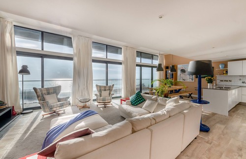 Hythe House | The Penthouse - Hythe