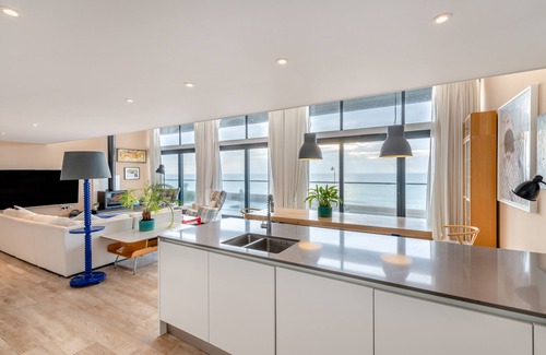Hythe House | The Penthouse - Hythe