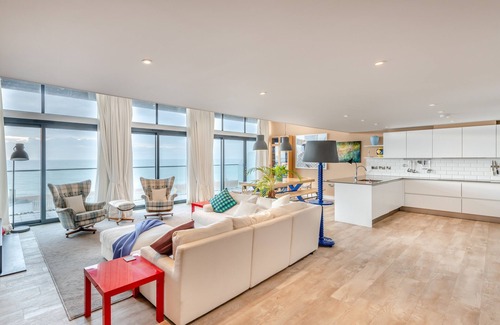 Hythe House | The Penthouse - Hythe