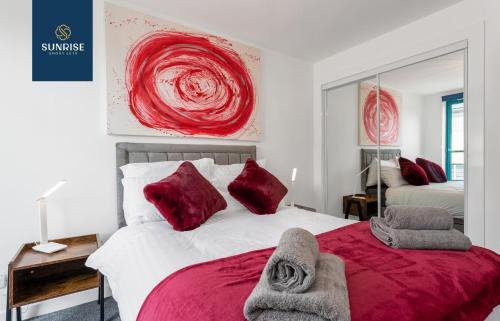 Dundee Apartment | THE PENTHOUSE- INVOICE and REDUCED PRICE only via SUNRISE SHORT LETS DUNDEE, Spacious, Stunning Views, Foosball Table, 3 Large Rooms, Central Location, River Front, 1 Min From Tay Bridge, V&A, Train Station, City Centre, Lift Access, Free Parking & WiFi