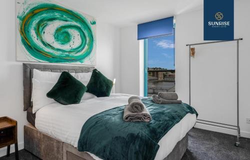 Dundee Apartment | THE PENTHOUSE, Spacious, Stunning Views, Foosball Table, 3 Large Rooms, Central Location, River Front, 1 Min From Tay Bridge, V&A, Train Station, City Centre, Lift Access, Free Parking & WiFi, INVOICE and REDUCED PRICE only via SUNRISE SHORT LETS Dundee