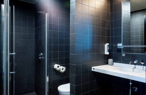 Arsenal Hostel | The People Paris Marais