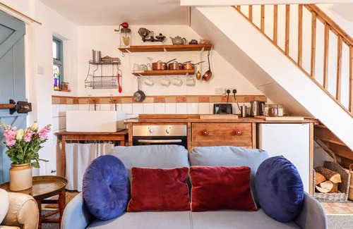 Lympstone House | THE PEPPER POT, pet friendly, character holiday cottage in Lympstone