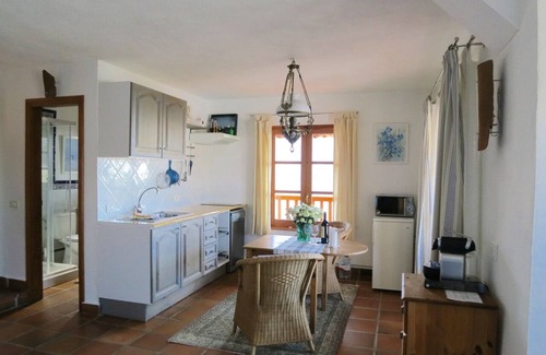 Chio Apartment | The perfect blend of tranquillity, beauty and functionality.