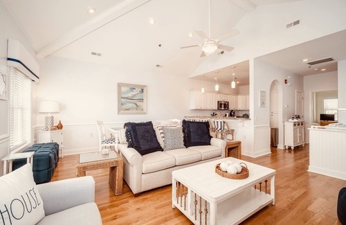 Atlantic Beach House | The Perfect Island Getaway - Ocean Views + Steps to the Sand! Atlantic Beach, NC