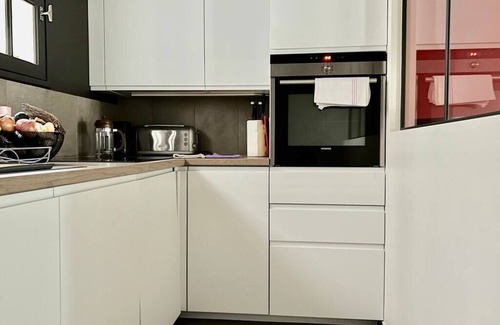 Les Halles Apartment | The perfect Louvre 2BR | Top 5-star location | A/C