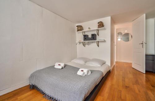 Arsenal Apartment | The Perfect Parisian 2 bdrs flat at Le Marais