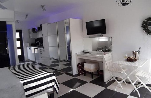 Kiti Apartment | The Pervoli Studio - Pool - Close to Beach