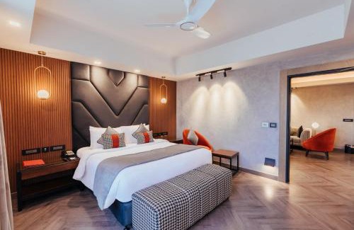 Alambagh Hotel | The Piccadily