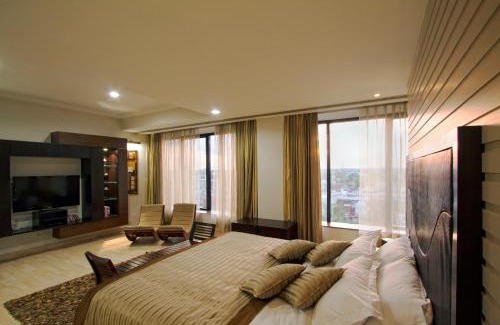 Alambagh Hotel | The Piccadily