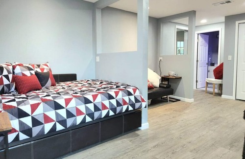 Parker Apartment | The Pilot's Den a Complete Retro Studio
