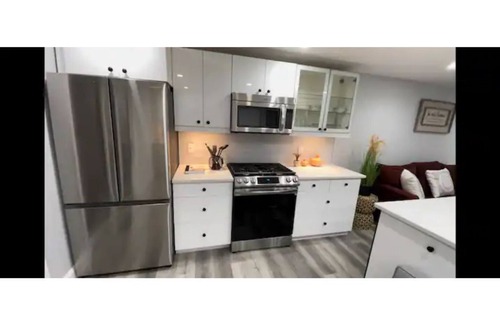 Columbus House | The Pilot's Private Home 4BR/2BA w/Pergola