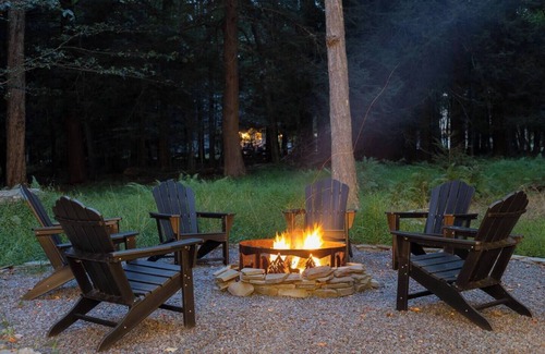 Blakeslee Cabin | The Pine Cabin - Ski | Hike | Hot Tub I Fire Pit