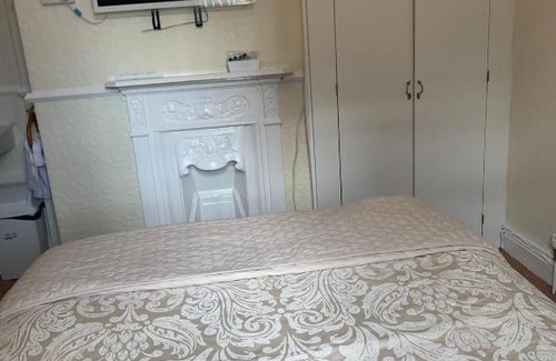 Whitley Bay House | The Pines Guest House