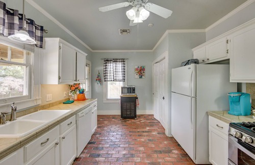 Tyler House | 'The Pink Azalea' - Tyler Home w/Yard + Patio!