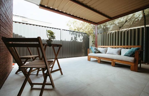 Hamilton Hill House | The Pink Door