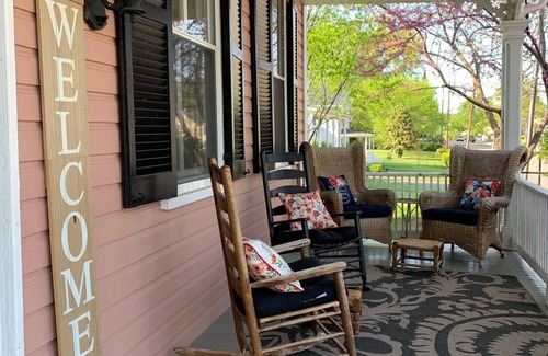 Leesburg House | The PINK PEARL in Historic Leesburg