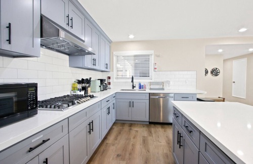 West Covina House | The Pinnacle of Coastal Comfort: 3 Bedrooms, 2 Baths, Streaming Joy, Patio BBQ, and Spacious Parking