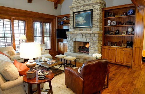 Waukomis House | The Pioneer House at Buffalo Point