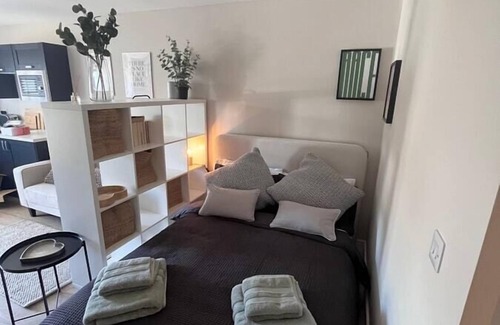 Brackley Apartment | THE PIT STOP - Cosy flat close to Silverstone