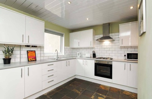 Glenrothes House | The Pitcairn Residence