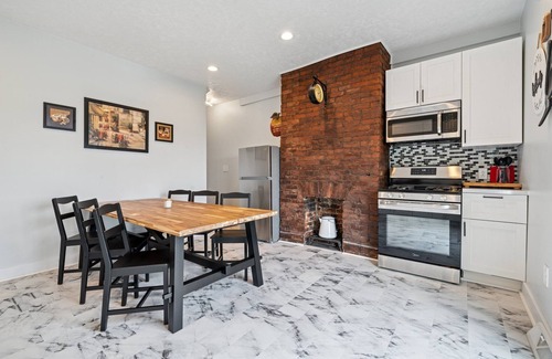 South Side Slopes House | The Pittsburgh Balcony House