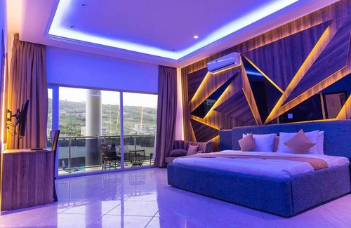 Accra Hotel | The Platinum Bay Hotel