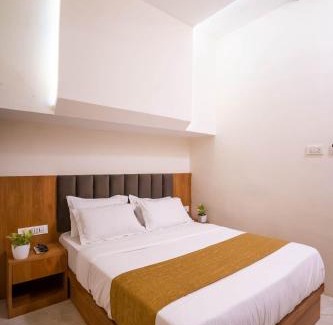 Andheri West Hotel | The Platinum