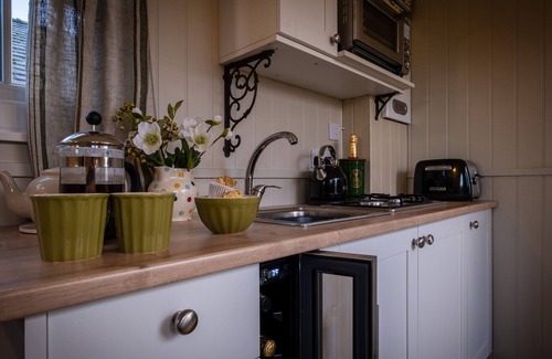 Roosebeck Cottage | The Pleasant Hut at Mountpleasant Farm