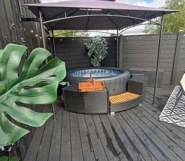 Bawnboy Apartment | The POD Unique & Stylish Luxury Accommodation With Hot Tub