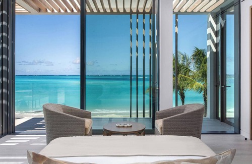Providenciales Villa | The Point - An architectural jewel on the Grace Bay shoreline