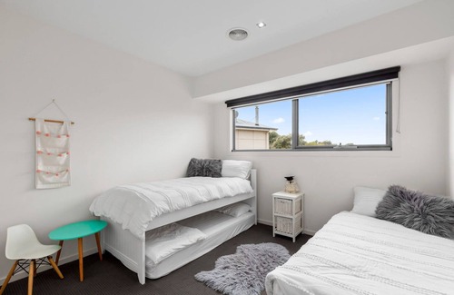 St Leonards House | The Point Entertainer I Heated Pool & Pizza Oven
