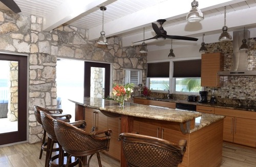 Port Howe House | THE POINT HOUSE, OCEANFRONT, PRIVATE POOL, 5 ocean view bedrooms