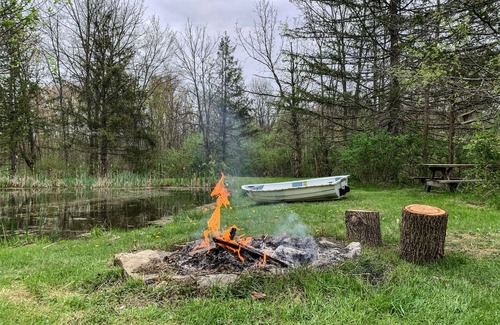 Hardyston Township House | The Pond Getaway