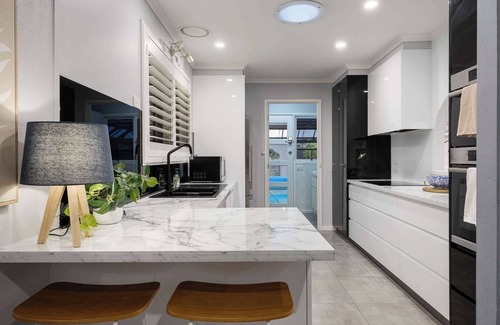Rosebud House | The Pool House - Heated Indoor Pool & BBQ Area