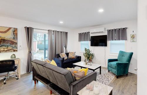 Charlotte House | The Pool House