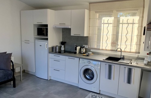 Valbonne Apartment | The Pool House Valbonne, modern bright studio A/C and parking, 5mn from village.