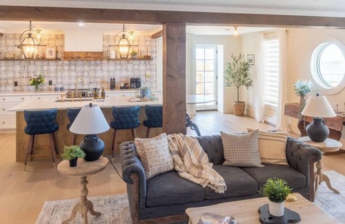 Yarmouth Apartment | The Port Loft: Harbourview charm