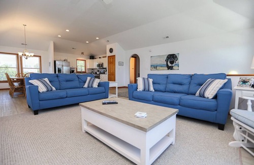 Duck House | The Porter House - Oceanside 6 BR Home in the Heart of Duck - Private Pool, Dog Friendly