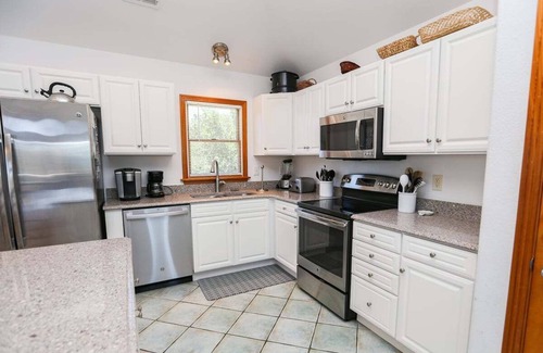 Duck House | The Porter House - Oceanside 6 BR Home in the Heart of Duck - Private Pool, Dog Friendly