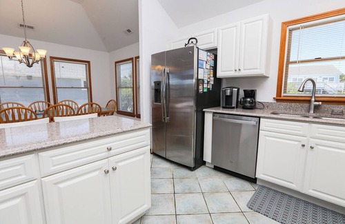 Duck House | The Porter House - Oceanside 6 BR Home in the Heart of Duck - Private Pool, Dog Friendly