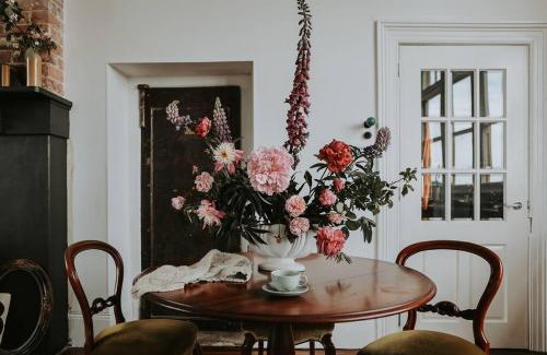 Waratah House | The Post Office Waratah - Luxury Wilderness Escape