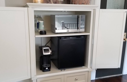 Grenada Apartment | The Postmaster's Quarters at 2nd & Main - 2 story apartment in the historic district