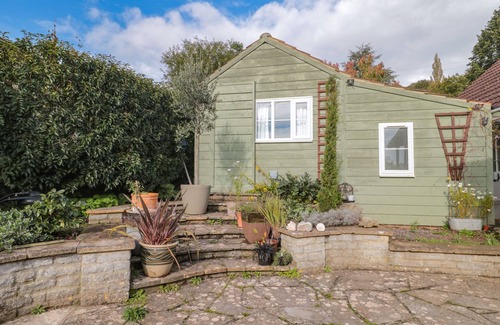 Langport Cottage | THE POTTING SHED, romantic, character holiday cottage in Langport