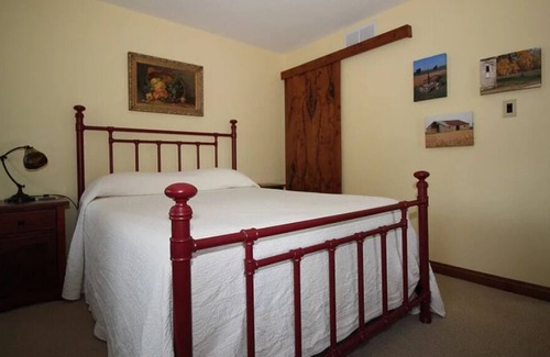 Cottonwood Falls House | The Prairie House - sleeps six