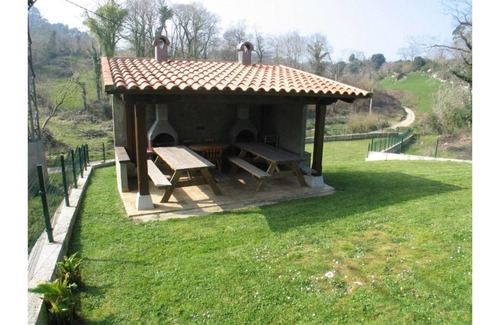 La Portilla House | The Prau Church, YELLOW HOUSE